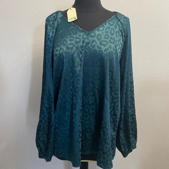 JODIFL Tops - JODIFL Women's Large Leopard Print Blouse Top Long Sleeve V Neck Emerald NEW